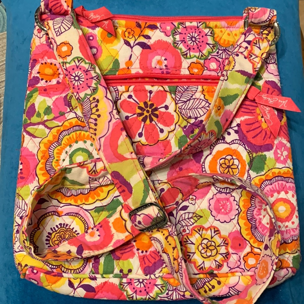 Vera Bradley cross body pink floral pattern.